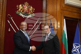 Драгомир Заков - Джеймс Клевърли - среща