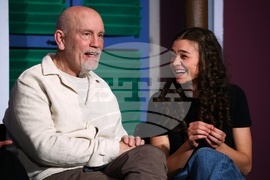 Народе театър „Иван Вазов“ -  „Оръжията и човекът“ - екип - дискусия