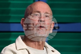 Народен театър „Иван Вазов“ -  „Оръжията и човекът“ - екип - дискусия