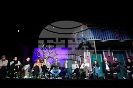 Народен театър „Иван Вазов“ -  „Оръжията и човекът“ - екип - дискусия