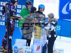 Снимка: Министерство на младежта и спорта - Весела Лечева награди победителите в Банско.