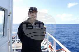 Ден 27 - Антарктида - Св. св. Кирил и Методий - НИК 421 - военен кораб - Кап. Николай Данаилов, командир на НИК 421