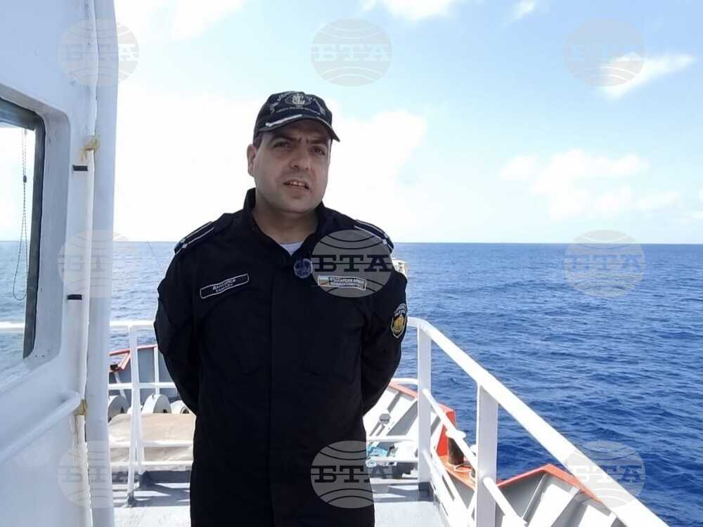 Ден 27 - Антарктида - Св. св. Кирил и Методий - НИК 421 - военен кораб - Кап. Николай Данаилов, командир на НИК 421