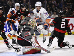 Islanders Senators Hockey