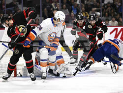 Islanders Senators Hockey