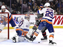 Islanders Senators Hockey