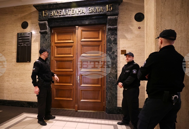 Софийският градски съд заседава за трети пореден ден по делото срещу бизнесмена Васил Божков, ще бъдат разпитани свидетели