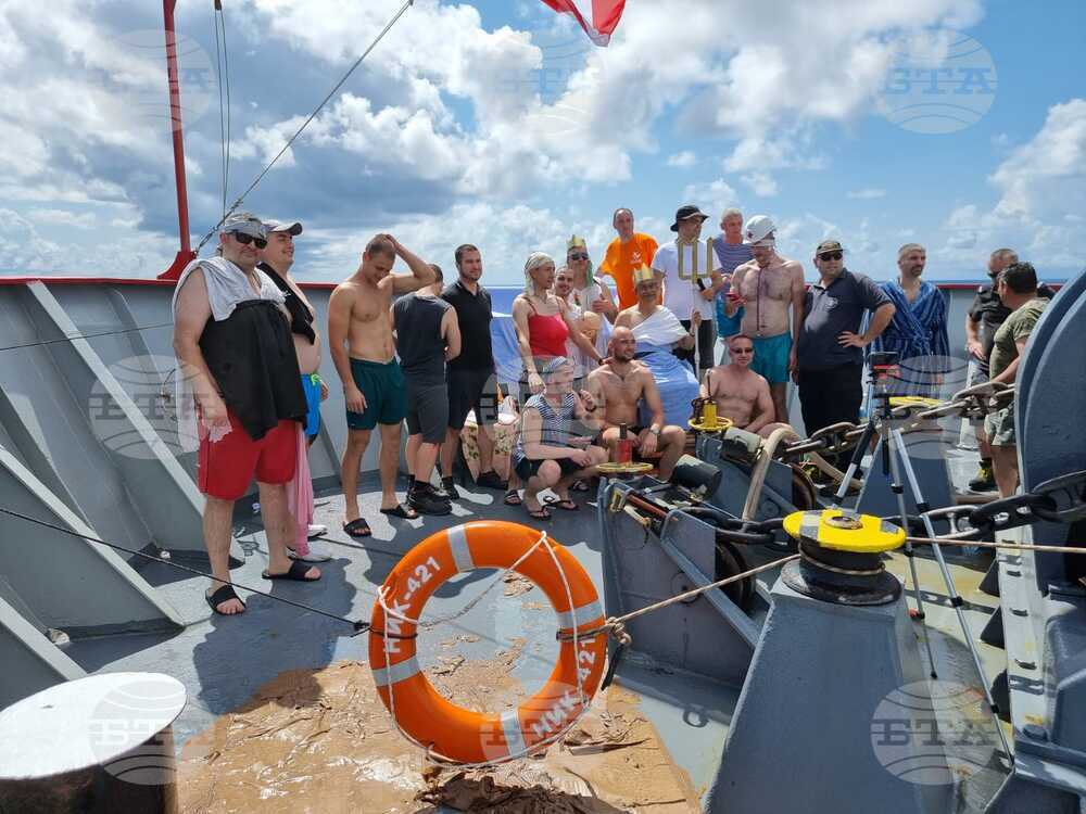 Ден 27 - Антарктида - Св. св. Кирил и Методий - НИК 421 - военен кораб - тържествено кръщение на екватора 