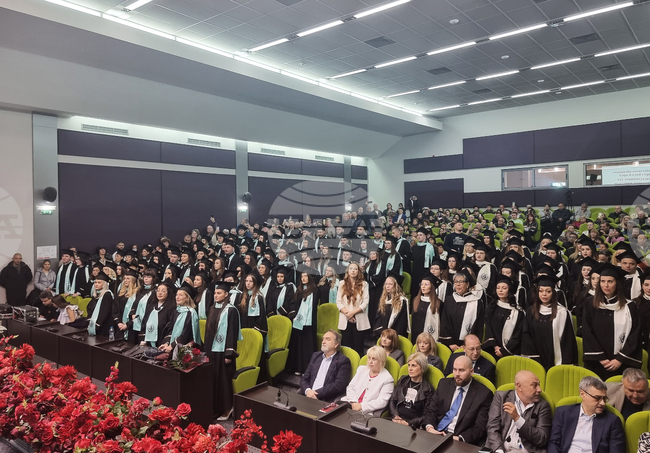 Медицинският университет в Плевен дипломира абсолвентите от Випуск 2024 на Факултет „Здравни грижи“ и Медицински колеж