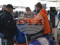 Летище София - 33-та българска антарктическа експедиция - участници - отпътуване