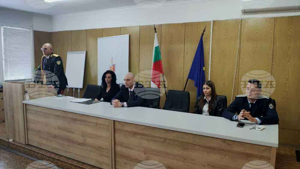 Отличиха 130 служители на полицията в област Пазарджик по повод професионалния им празник