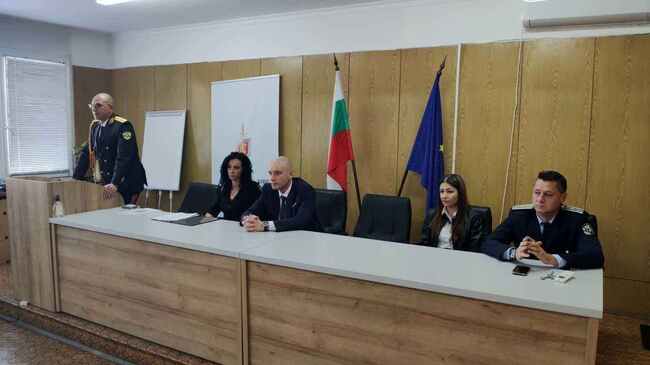 Отличиха 130 служители на полицията в област Пазарджик по повод професионалния им празник