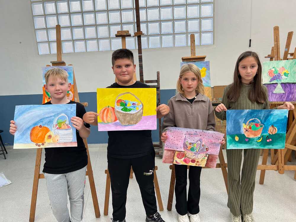 Денят на българския художник бе отбелязан в Българско културно-просветно училище „Паисий Хилендарски“ в Памплона с изложба