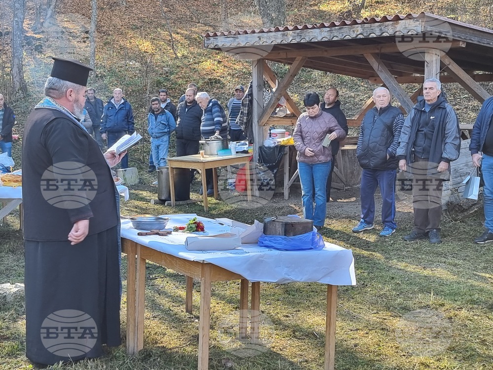 Храмовият си празник отбеляза днес Трънският манастир "Свети Архангел Михаил"