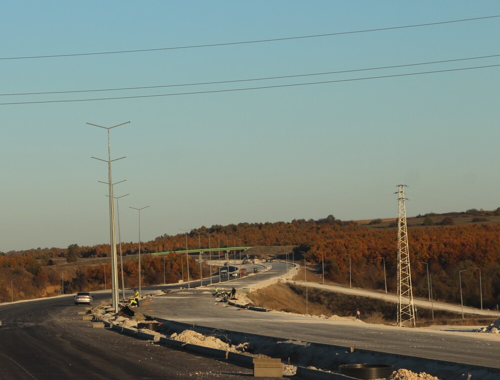 Министерство на регионалното развитие и благоустройството: Министър Коритарова инспектира строителството на участък 1 от АМ „Хемус“