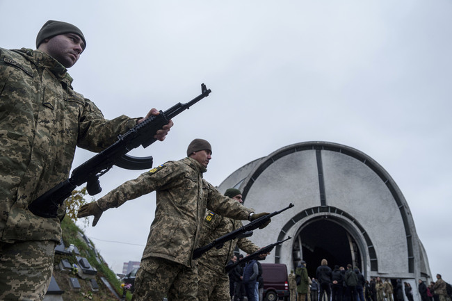 Руска ракетна атака уби шестима украински военнослужещи и рани най-малко 10, обяви Националната гвардия на Украйна