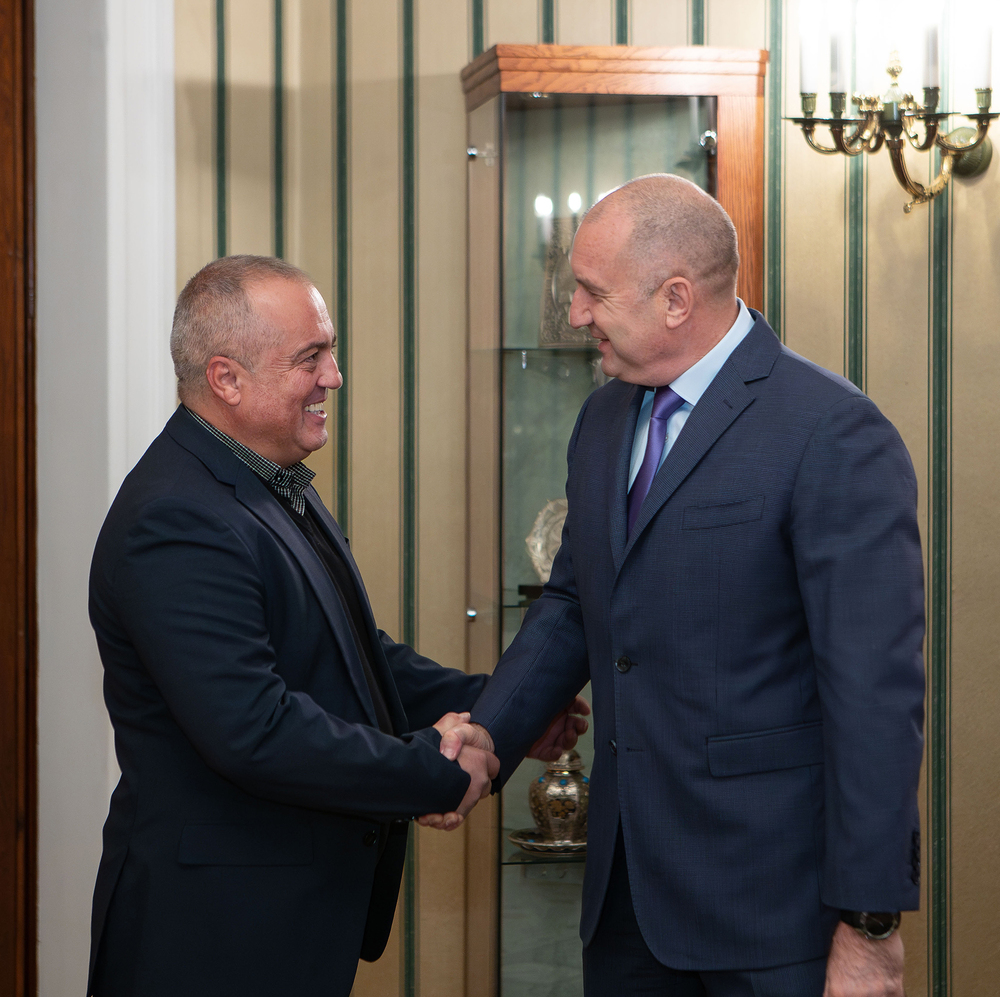 Президентът Румен Радев сподели очакванията си Република Северна Македония да изпълни приетия консенсус за вписване на българите в конституцията на среща с Люпчо Георгиевски