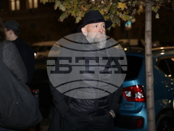 Народен театър - граждани в подкрепа на пиесата "Оръжията и човекът"