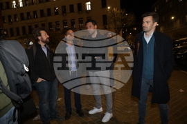 Народен театър - граждани в подкрепа на пиесата "Оръжията и човекът"