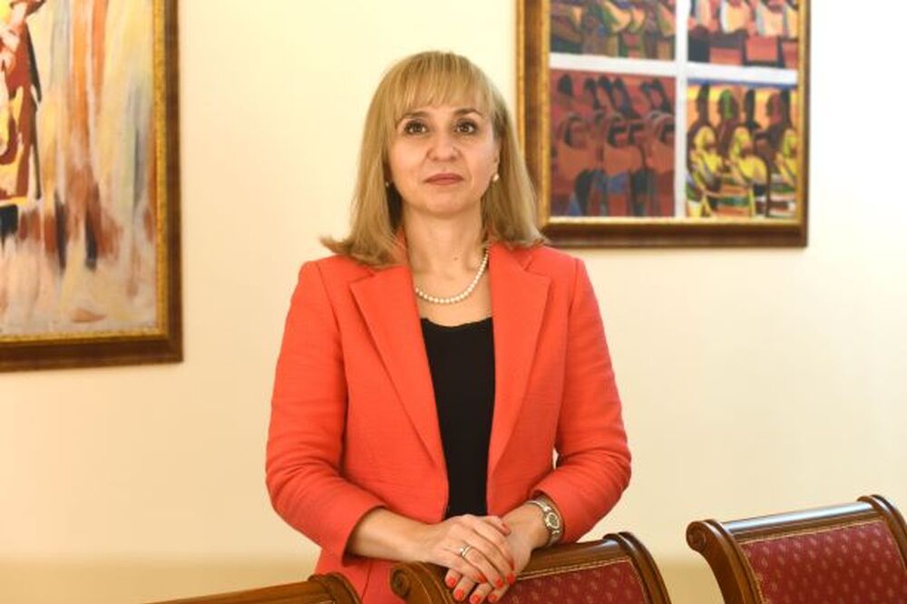 Омбудсманът поиска от мобилните оператори да преразгледат повишението на цените си