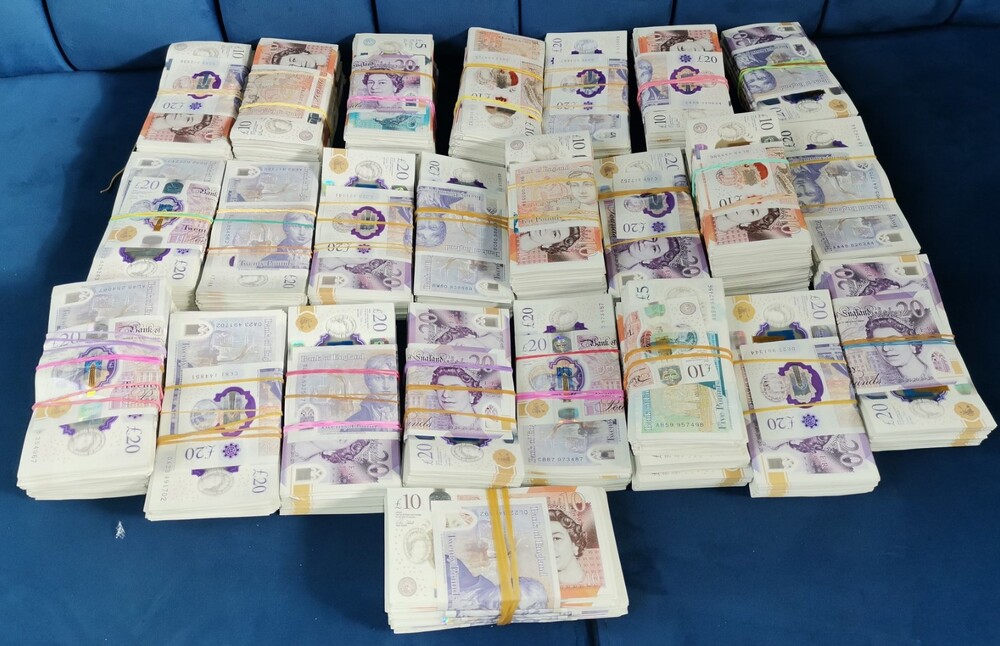 Агенция "Митници": Недекларирана валута за близо 680 000 лева установиха при три проверки митническите служители от ТД Митница Русе