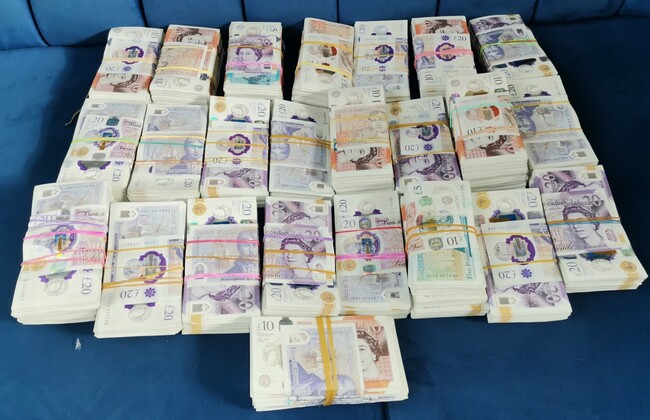 Агенция "Митници": Недекларирана валута за близо 680 000 лева установиха при три проверки митническите служители от ТД Митница Русе