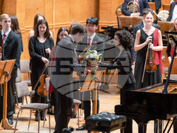 Младата смяна класически музиканти от Филхармония „Пионер“ очароваха публиката в зала „България“