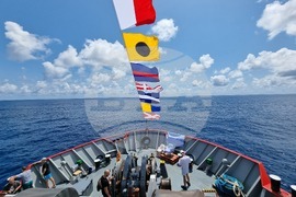 Ден 27 - Антарктида - Св. св. Кирил и Методий - НИК 421 - военен кораб - тържествено кръщение на екватора