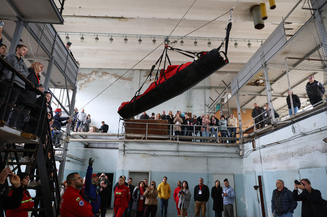 Държавни структури и неправителствени организации демонстрираха на учение в Бургас как трябва да се реагира при критични ситуации