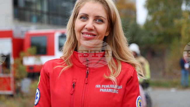 Парамедици се обучават за работа редом с пожарникарите в Столичната дирекция „Пожарна безопасност и защита на населението“, каза Ива Пехливанска