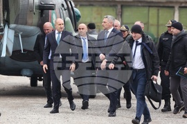 Елхово - Румен Радев -  Карл Нехамер