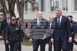 Елхово - Румен Радев - Карл Нехамер 