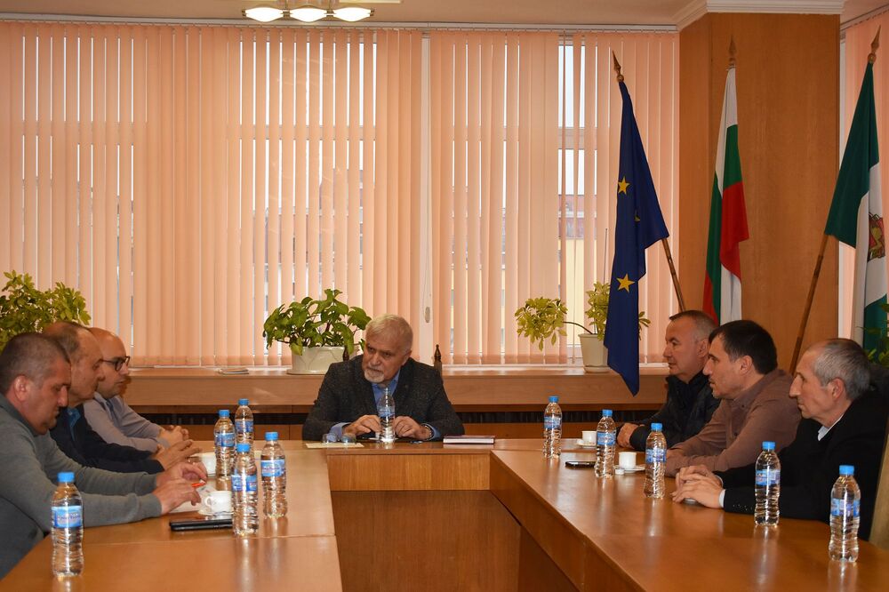 Община Разград: Общото събрание на „Регионалното сдружение за управление на отпадъците за региона Разград“ обсъди подготовката за провеждане на обществена поръчка за експлоатация на Регионалното депо за неопасни отпадъци 