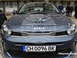 Община Сливен: Общината дари два нови автомобила за нуждите на полицията в Сливен