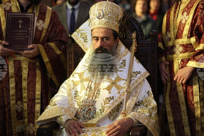 Patriarch Daniil Talks by Phone with Armenian Catholicos Karekin II