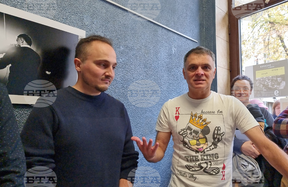 Варна - фотоизложба  „Васко Василев - зад сцена”