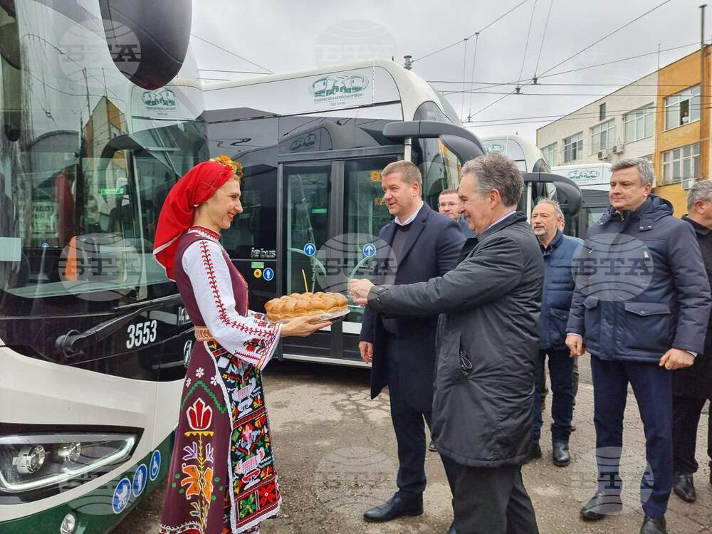 В Стара Загора представиха първите модерни електробуси, с които ще бъде обновен градския транспорт в града