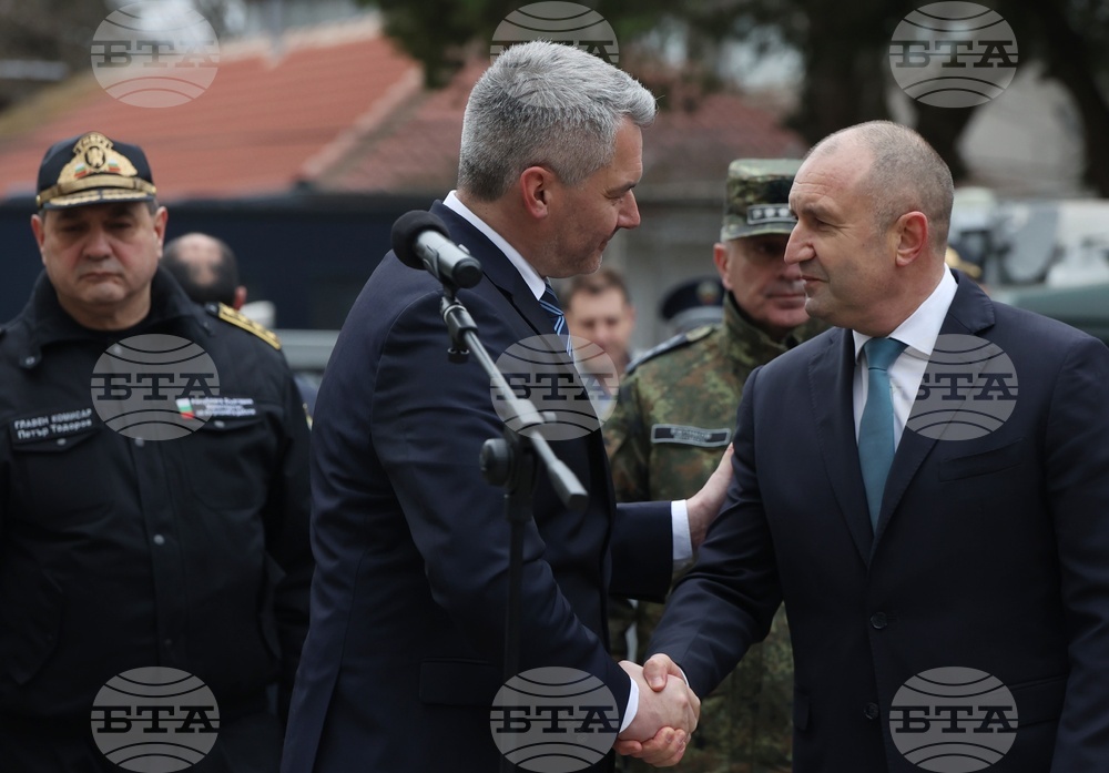 Елхово - Румен Радев - Карл Нехамер