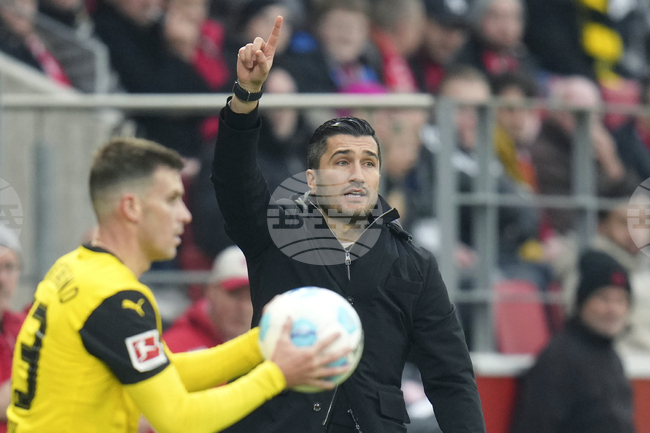 Отборът на Борусия Дортмунд очаква с нетърпение сблъсъка с Байерн Мюнхен след победата в Шампионската лига