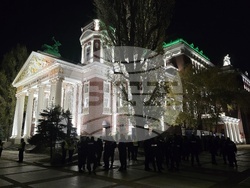 Народен театър „Иван Вазов” - полиция