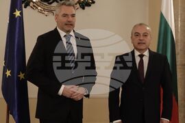 Гълъб Донев - Карл Нехамер - среща