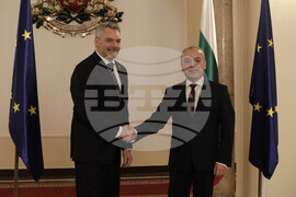 Гълъб Донев - Карл Нехамер - среща