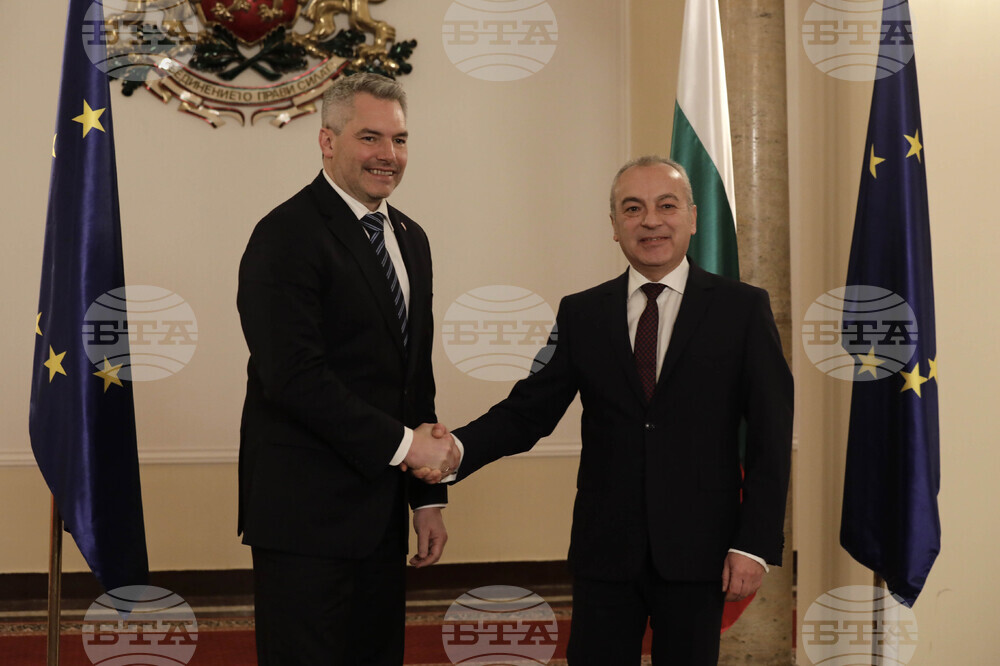 Гълъб Донев - Карл Нехамер - среща