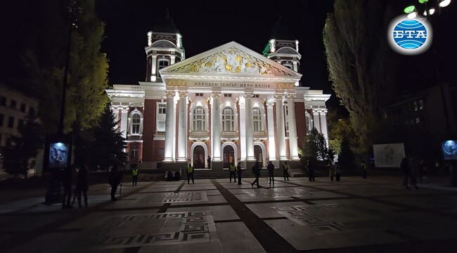 Постановката "Оръжията и човекът" започна в спокойна обстановка