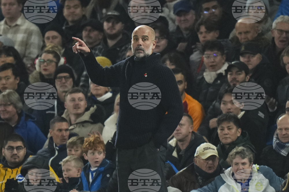 Гуардиола се е съгласил да продължи договора си с английския футболен шампион Манчестър Сити