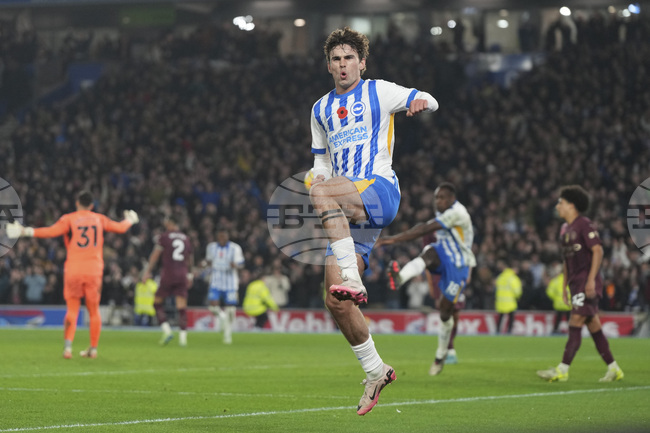 Наполи е отправил първа оферта към Брайтън за халфа Мат О'Райли