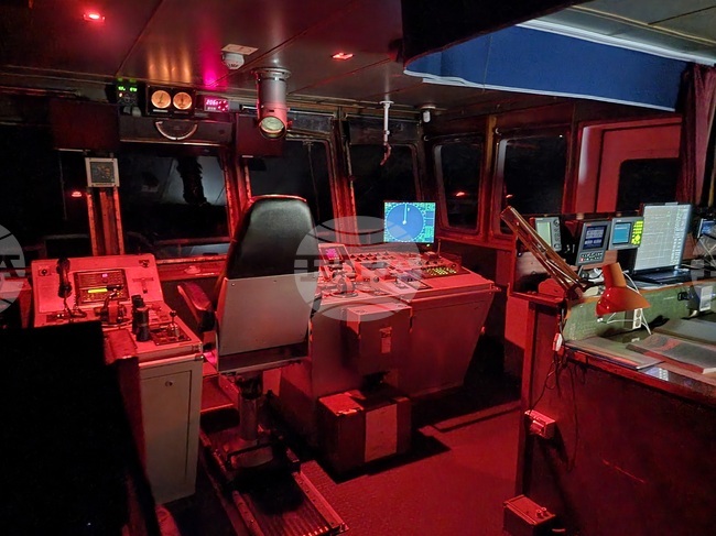 Ден 29 - Антарктида - Св. св. Кирил и Методий - мостик - НИК 421 - ежедневие