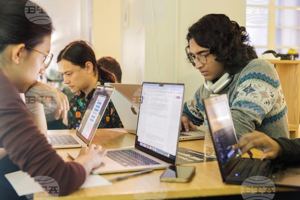 Изкуственият интелект избира приятелите си по същия начин, както хората, установиха учени