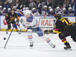 Oilers Canucks Hockey