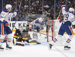 Oilers Canucks Hockey